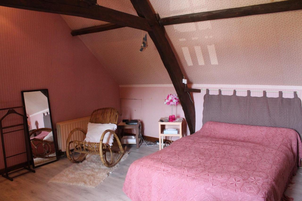 Halte Aux Places Marcillac-Saint-Quentin Exterior photo