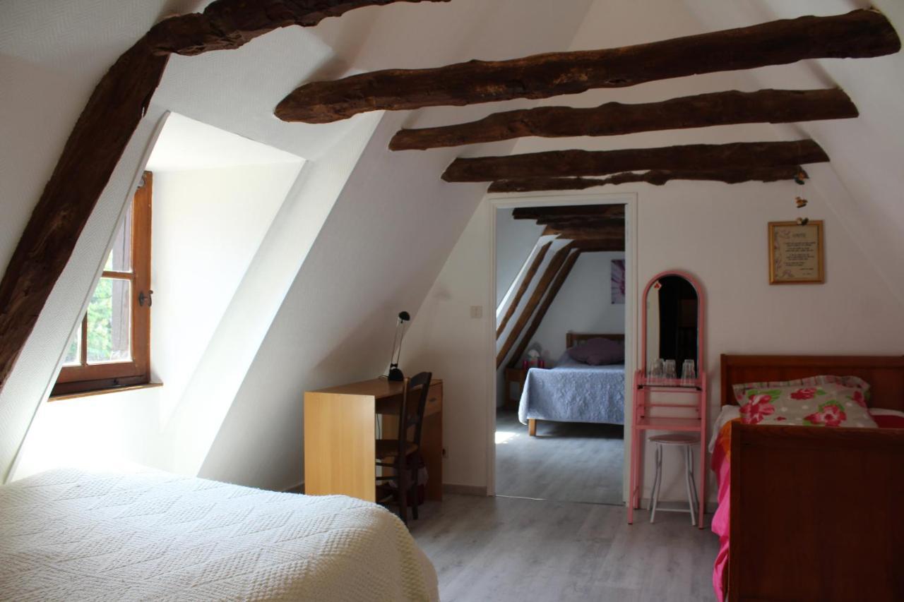 Halte Aux Places Marcillac-Saint-Quentin Exterior photo